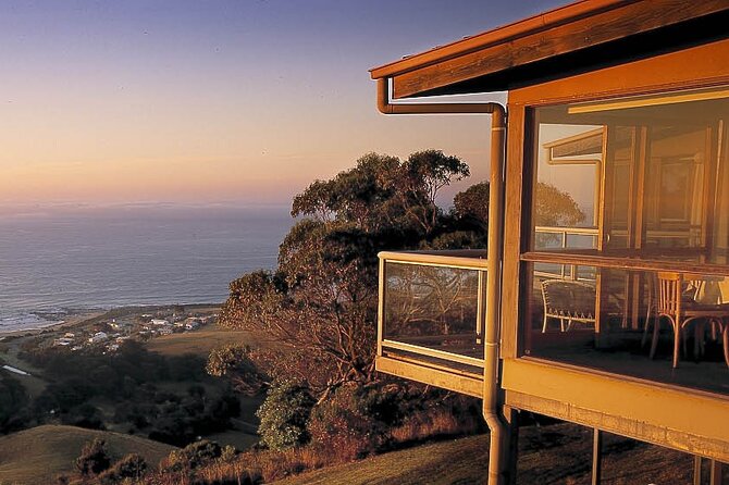3-Day Melbourne to Adelaide Tour Including the Great Ocean Road - Leaving Melbourne for Geelong and the coast