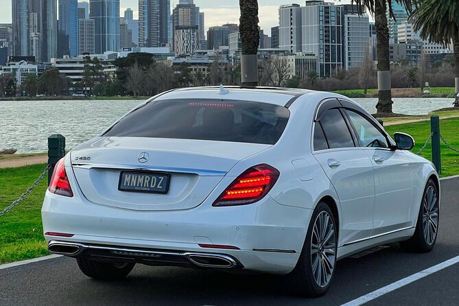 Airport Transfers - Chauffeur Car & Limo Services of Melbourne - Choosing the Right Vehicle for Your Group