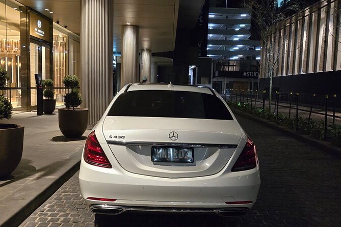 Airport Transfers - Chauffeur Car & Limo Services of Melbourne - What Is Included, and What Is Not