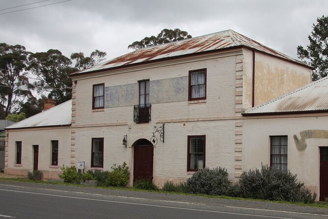 Alices Journeys Walking Tours of Daylesford 2.30pmFRI 11.30amSAT - Why the small group matters