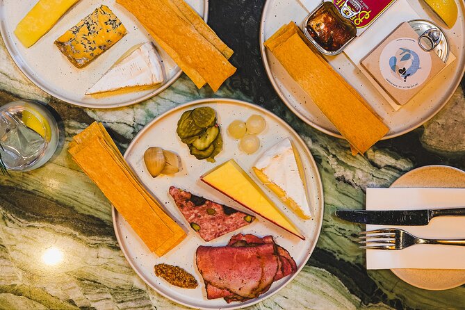 Ballarat Foodie and Gin Distillery Tour - Pizza, Asian dishes, and the Goldrush table