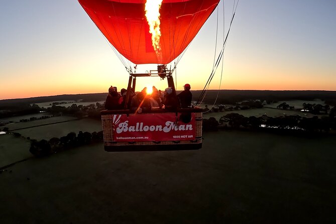 Bendigo Premium Balloon Flight plus buffet champagne breakfast - Starting before sunrise at Lake Weeroona