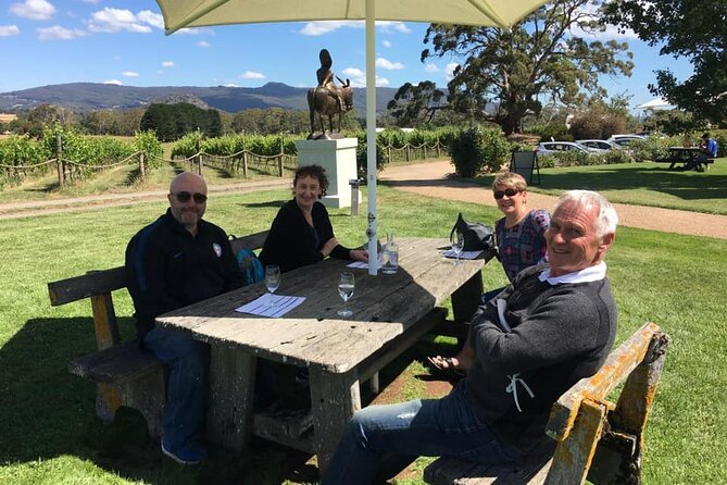 Champion Racehorse Tour with Beer and Wine Tasting - What to know before you book
