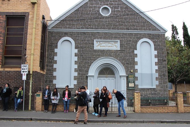 Fitzroy True Crime Walking Tour - Historic photographs and the old street view
