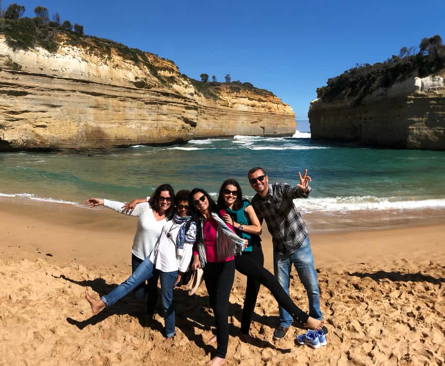 From Melbourne: Great Ocean Road Boutique Tour in Reverse - The early start and Winchelsea breakfast stop
