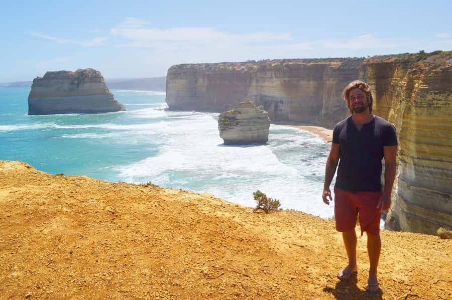 From Melbourne: Great Ocean Road Day Trip with Dinner - Loch Ard Gorge brings the coast’s dramatic story