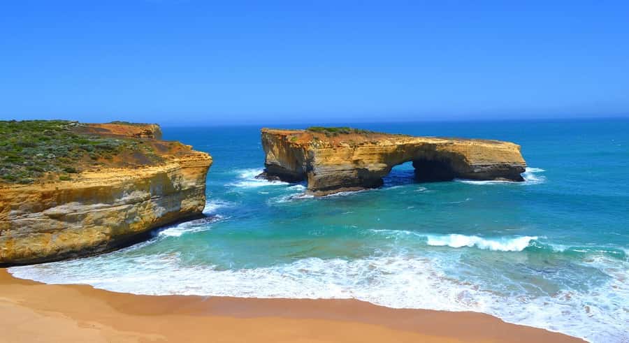 From Melbourne: Great Ocean Road Day Trip with Dinner - The return drive includes classic Great Ocean Road views