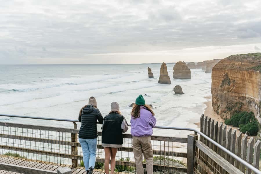 From Melbourne: Small-Group Great Ocean Road Day Trip - Apollo Bay fish and chips at the wharf