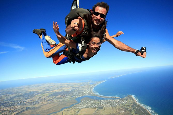 From Melbourne: Tandem Skydive over Great Ocean Road - What happens from Southbank to the aircraft