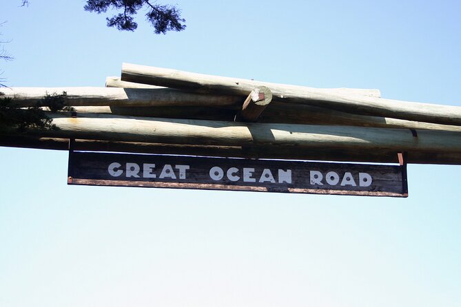 Full day Shared Tour to Twelve Apostle (Melbourne Chinese Tour) - Apollo Bay Offers a Short Taste of a Beach Town
