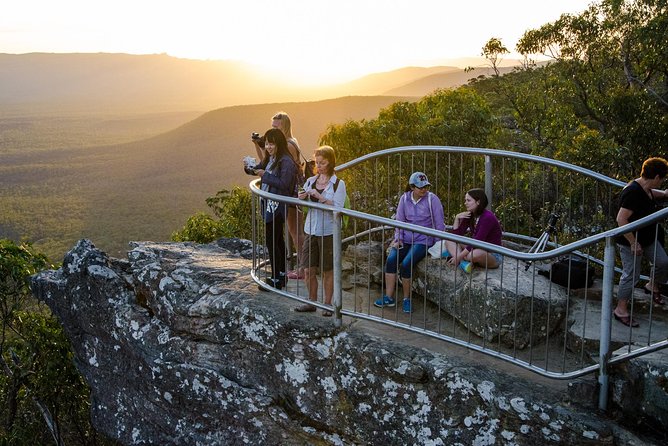 Grampians National Park with MacKenzie Falls and Kangaroos - Boroka Lookout and the weather backup