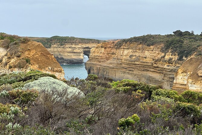 Great Ocean Road 12 apostles PRIVATE Luxury Tour 5 PAX all incl. - Loch Ard Gorge adds drama and a human story