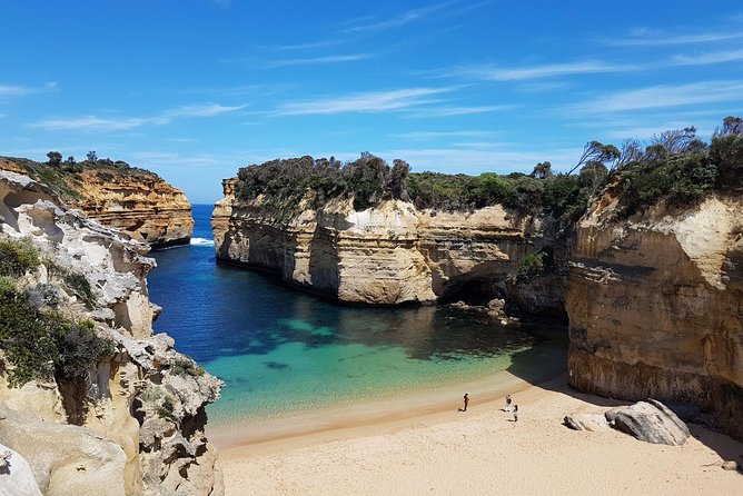 Great Ocean Road Coastal Spectcular with Wildlife Wonders - The Memorial Archway explains who built the road
