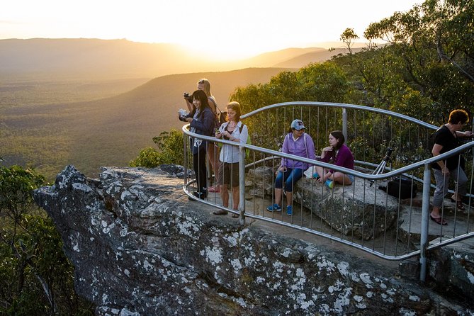 Great Ocean Road Grampians 3 Day National Park Tour Melbourne Roundtrip - From Melbourne to the Great Ocean Road Memorial Arch