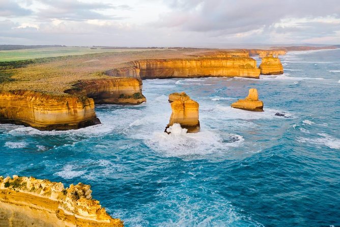 Great Ocean Road Medium Size Group Tour - Meeting the Twelve Apostles