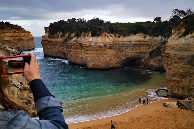 Great Ocean Road Medium Size Group Tour - Loch Ard Gorge and a story-filled coast