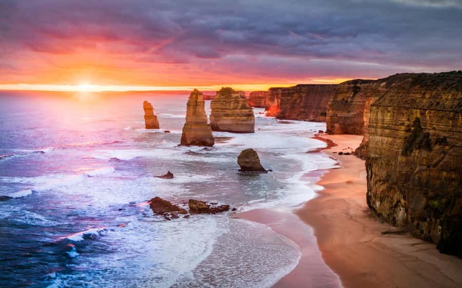 Great Ocean Road Reverse Tour London Bridge Wildlife - The Twelve Apostles are the headline stop
