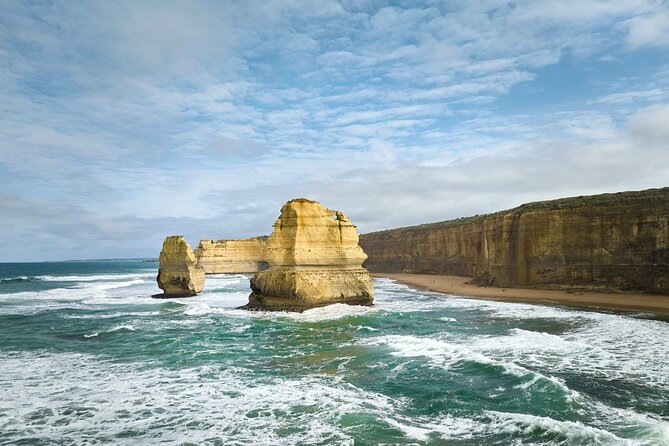 Great Ocean Road Reverse Tour with Iconic Stops & Wildlife - Lorne Beach and the Memorial Arch