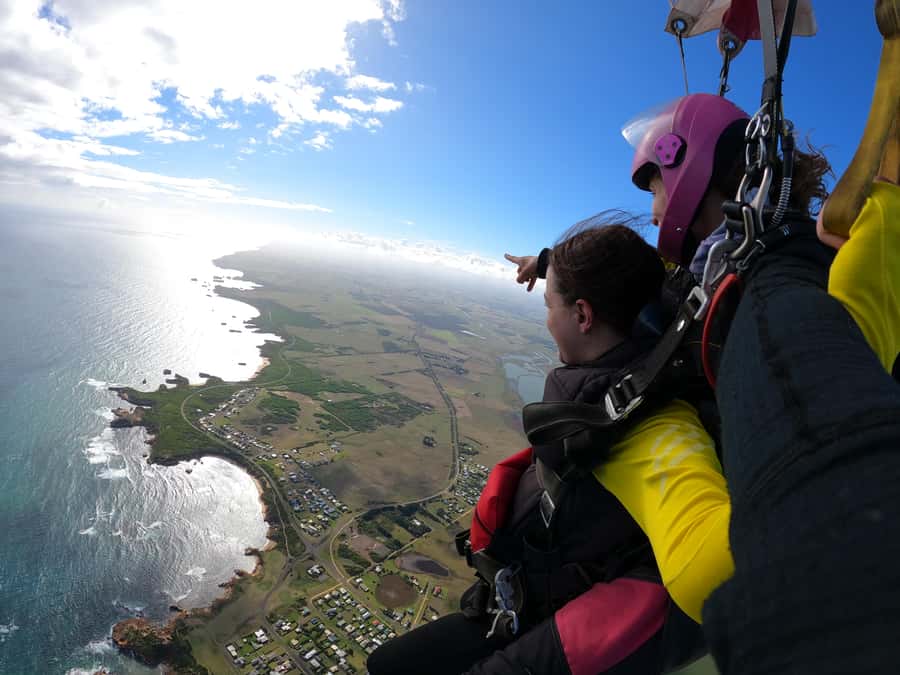 Great Ocean Road: Skydive over the Twelve Apostles - The aircraft climb and the view from 15,000 feet