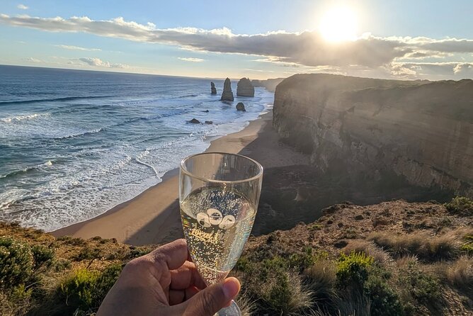 Great Ocean Road Small Group Tour with Dingos, Sparkling & Lunch - Key points at a glance