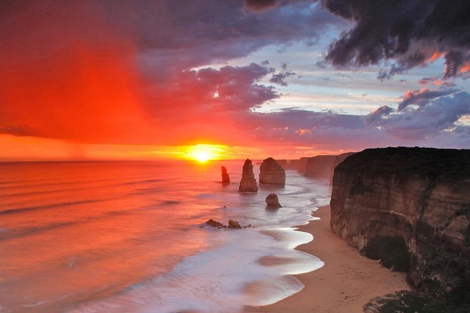 Great Ocean Road Tour with Instagram Sunset views of 12 Apostles - Why the late start changes the Twelve Apostles visit