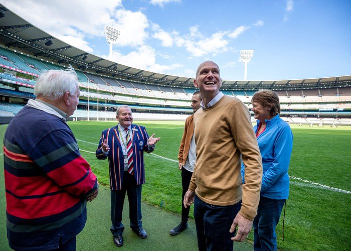 Half-Day Sports Lovers Bus Tour of Melbourne with MCG Tour - Docklands, Marvel Stadium, and the included lunch