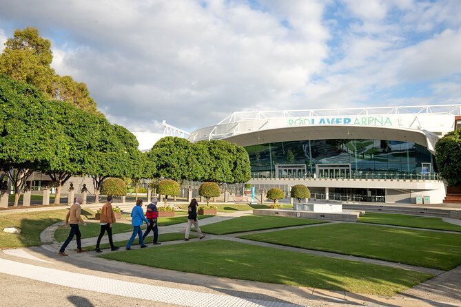 Half-Day Sports Lovers Bus Tour of Melbourne with MCG Tour - Albert Park and the Formula 1 circuit