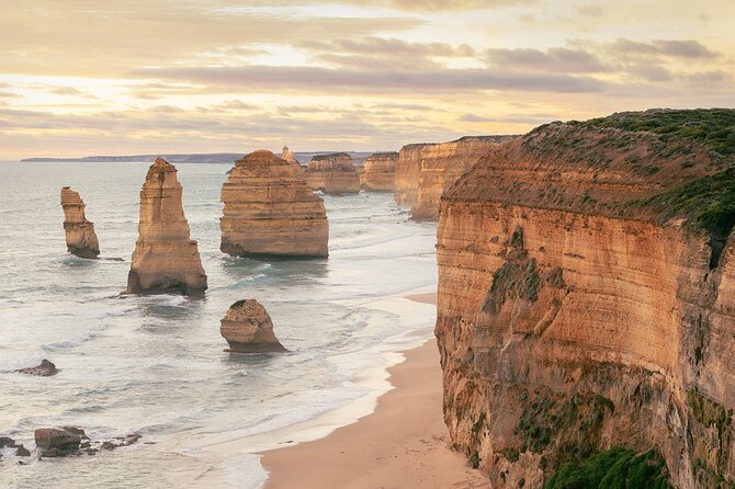 Lux Great Ocean Road Tour Reverse - Max 11 Hotel Pickup - Three hours along the Great Ocean Road