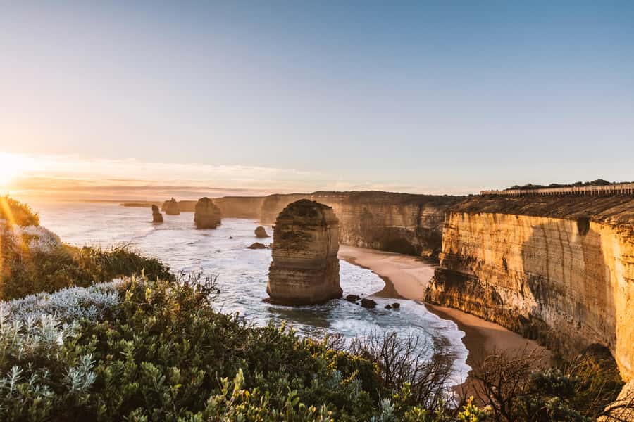 Melbourne: 2-Day Great Ocean Road & Grampians Tour - Dinner, Halls Gap, and the overnight stay