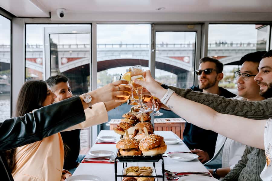 Melbourne: 2-Hour Bottomless Brunch Cruise - The first pour sets the pace