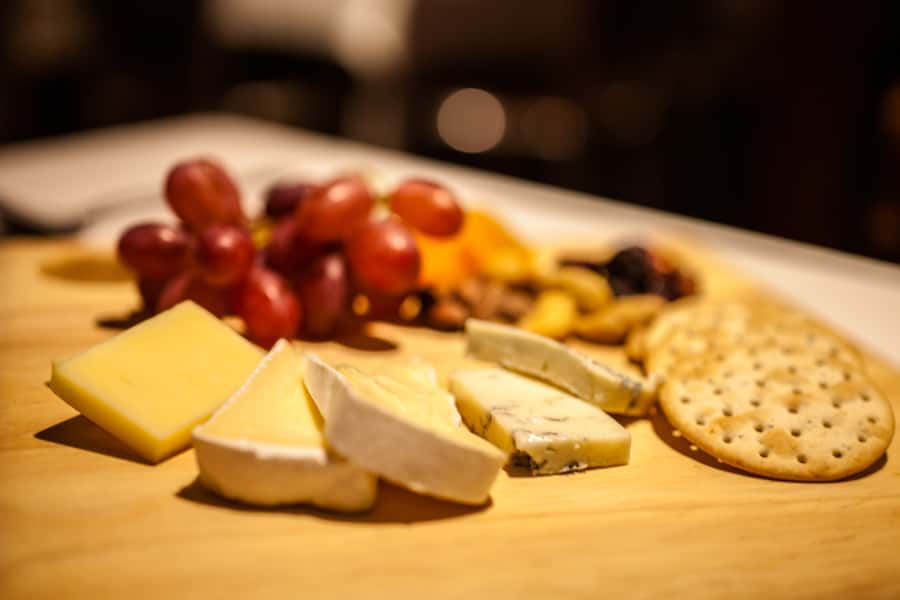 Melbourne: 4-Course Dinner Cruise with Drinks - Four courses that make this a full evening