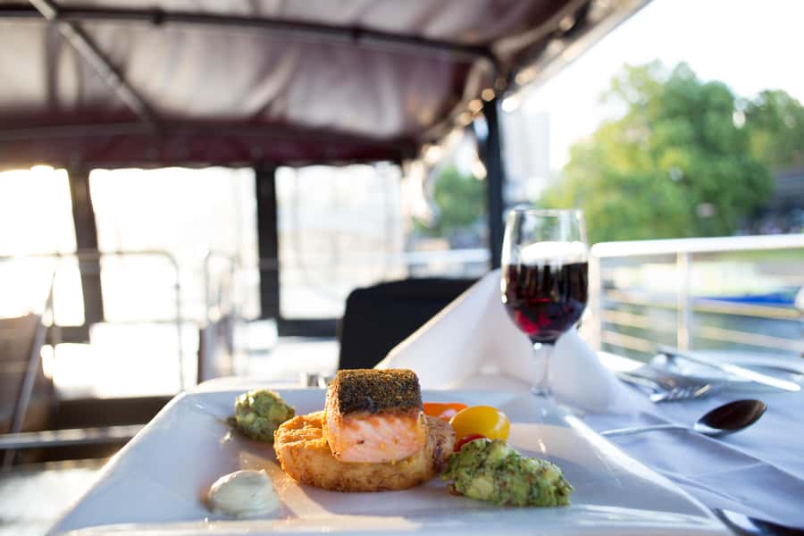 Melbourne: 4-Course Dinner Cruise with Drinks - Service and seating shape the evening
