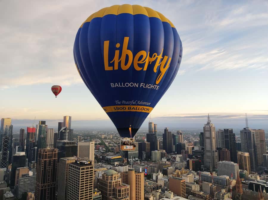 Melbourne: Balloon Flight at Sunrise with Breakfast - The pilot’s job is part of the show