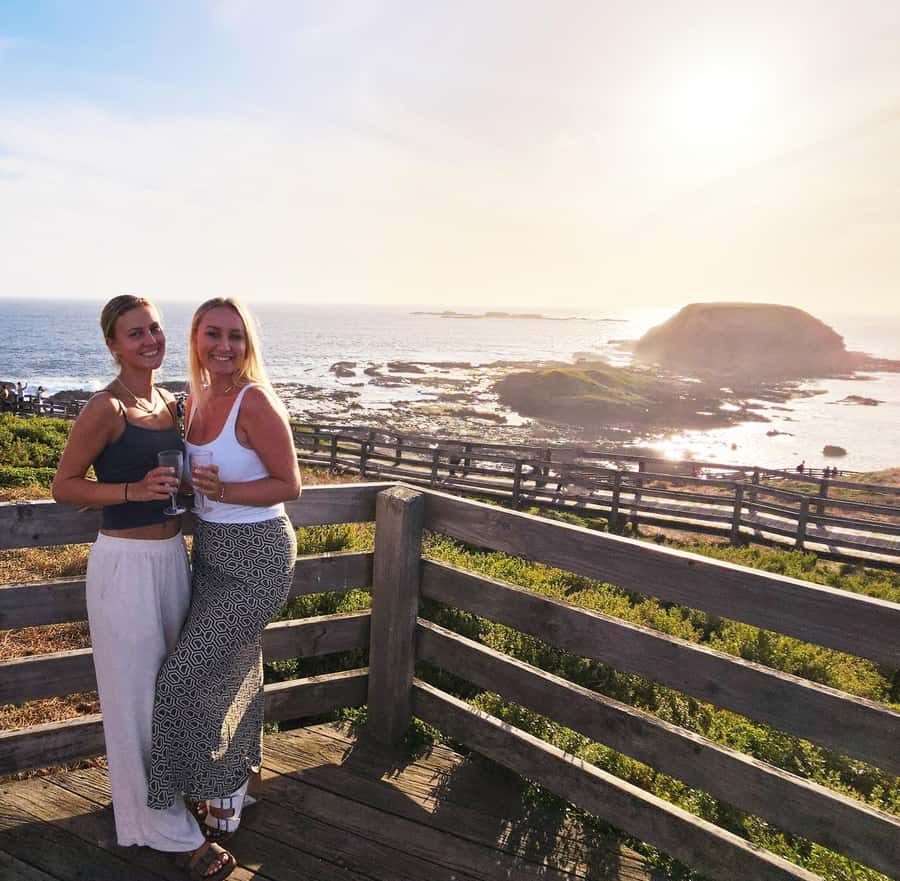 Melbourne: Boutique Phillip Island Wine, Dine & Penguin Tour - What $162 per person buys you