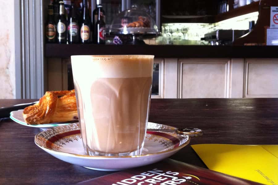 Melbourne: Cafe Culture Walk (small group/max 8 guests) - The tram ride to a less obvious cafe area