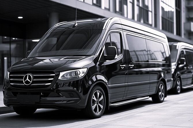 Melbourne CBD to MEL Airport Private Transfer 4 or more - From your CBD hotel to Tullamarine