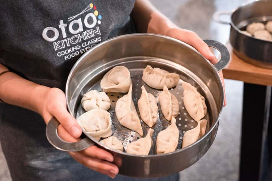 Melbourne: Chinese Dumpling Cooking Class with a Drink - Making dumplings from dough, not shortcuts