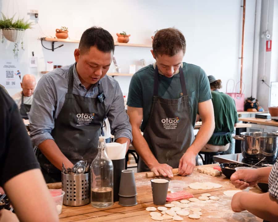 Melbourne: Chinese Dumpling Cooking Class with a Drink - Choosing between pork, beef, chicken, and tofu