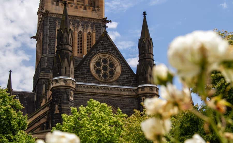 Melbourne: City Highlights Group Tour by Bus - The Shrine of Remembrance and the city view