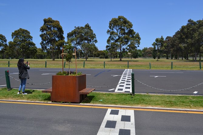 Melbourne Drive by Day - Private Tour - The Shrine of Remembrance and Melbourne’s garden belt