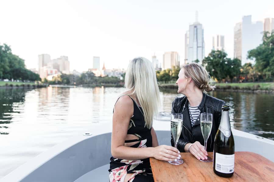 Melbourne: Electric Picnic Boat Rental on the Yarra River - Turning the boat into a floating picnic table