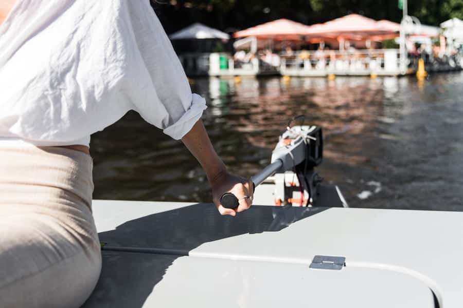 Melbourne: Electric Picnic Boat Rental on the Yarra River - The best people and occasions for this outing
