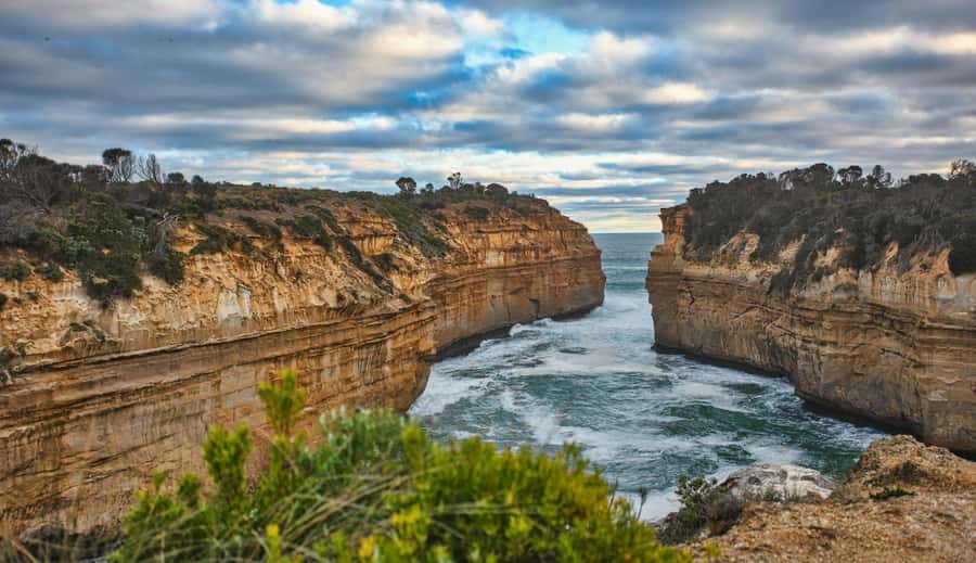 Melbourne: Great Ocean Road Adventure with Iconic Stops - Lorne brings beaches and sea air