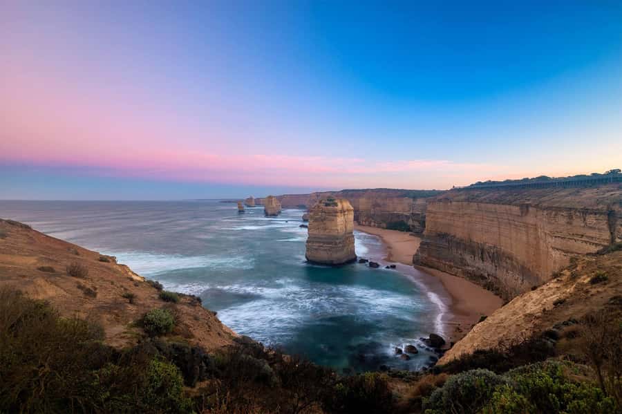 Melbourne: Great Ocean Road Day Tour with kangaroos & koalas - Morning pickup and the long road west
