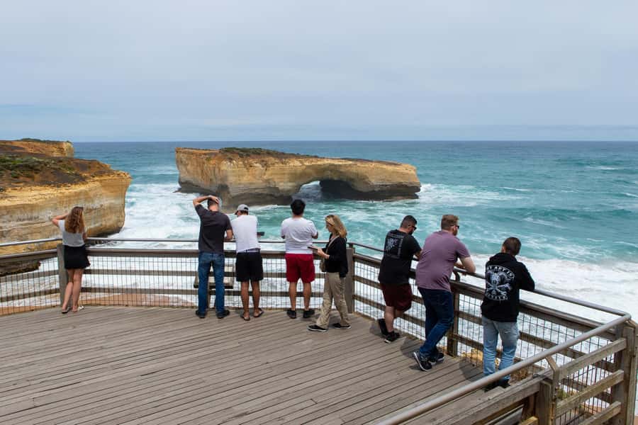 Melbourne: Great Ocean Road Extended–Top Stops&London Bridge - Starting in Melbourne and stopping for chocolate