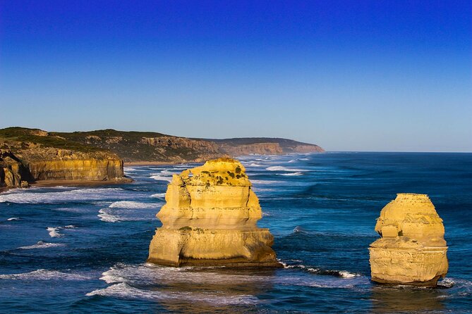 Melbourne: Great Ocean Road & Iconic Coastal Views Day Tour - Anglesea starts the day with coffee and a sweet stop