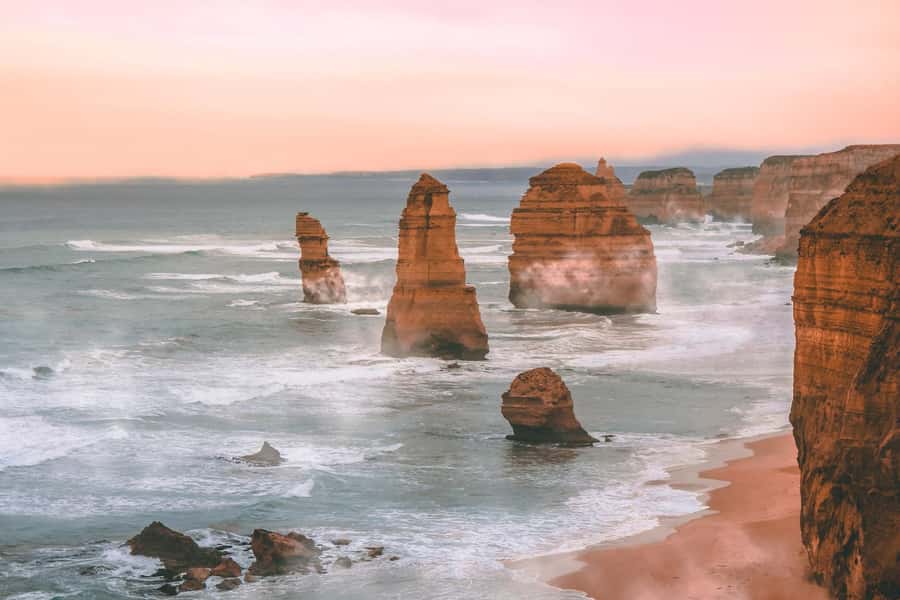 Melbourne: Great Ocean Road Max Highlights & London Bridge - The Memorial Arch and Lorne