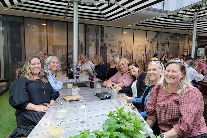 Melbourne Hidden Bar and Cocktail Tour - Stop two: the food break with realistic expectations