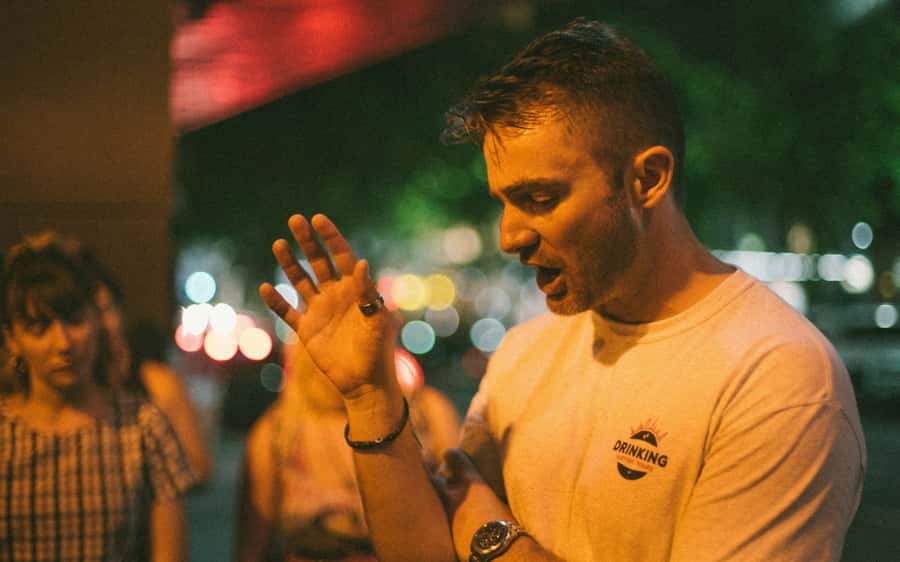 Melbourne: Hidden Bars & Laneway Legends Walking Tour - The first stops: short walks and small discoveries