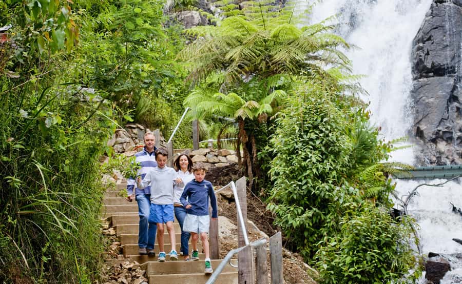 Melbourne: Lake Mountain Snow, Waterfall & Chocolaterie Tour - Practical things to bring